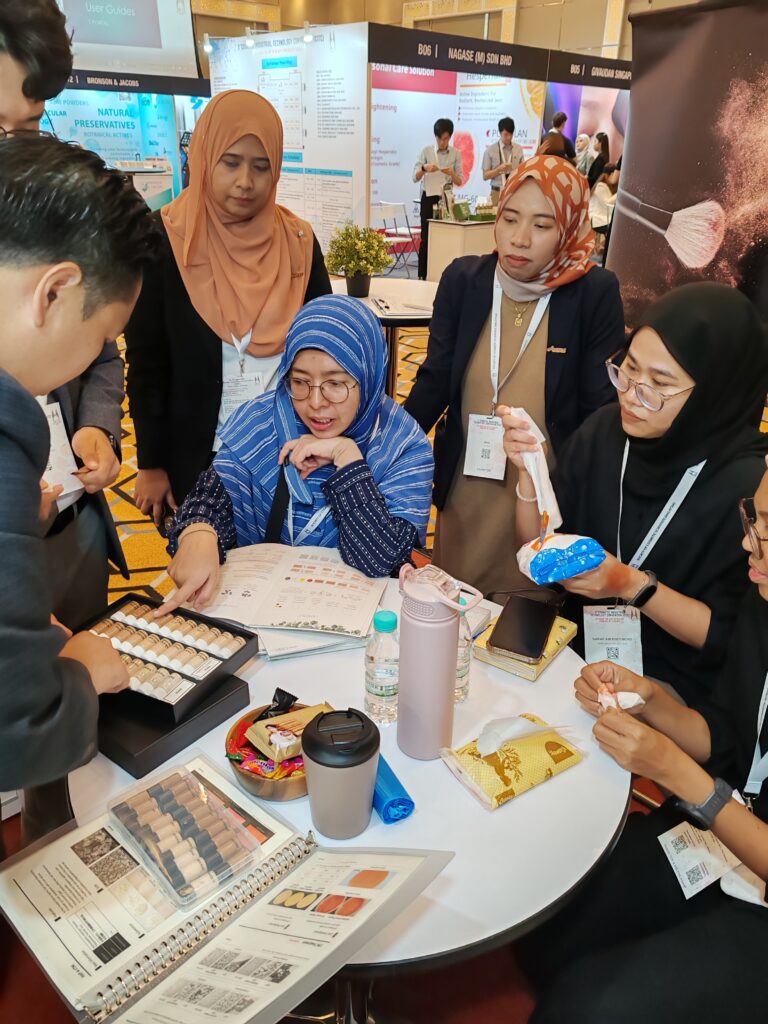 Easthill product showcase of mineral UV filters (titanium dioxide, zinc oxide) and surface treated powders (silica, mica, TiO2) at CITC 2025.